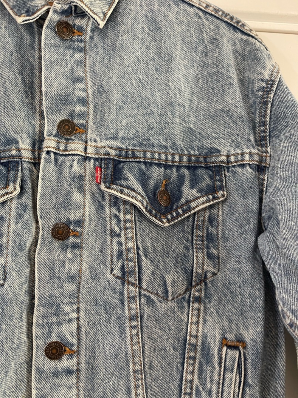 Vintage Levi’s Denim Jacket  - L - Picture 2 of 6